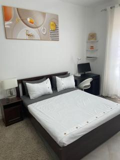 Golf Front Apartment B1, Airconditioned, Furnished , Pickup, 5 minutes Convention Centre - 4