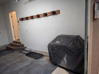 Big Sky Townhome - Fireplace Hot Tub - 9