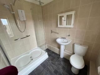Modern Ensuite Room Near Luton Airport - 7