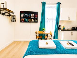 Stoneway Lodge - Stylish Studio in Coventry, Free Parking, Netflix - 8