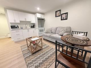 Befitting Crown Suite - Moncton - 9