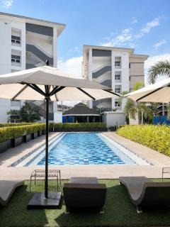 Stylish City Condo near SM City Sta Rosa - 3