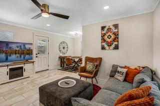 East Austin Home for 4 with BBQ Grill Near DT - 4