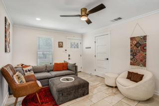 East Austin Home for 4 with BBQ Grill Near DT - 2