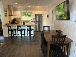 Charming 2 Bedroom Lake Carmi Camp, Dock Access - 5