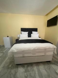 Inn and Out Self Catering Self Catering Accommodation - 2