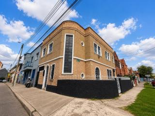 Casa ideal para grupos grandes Bogota - 2