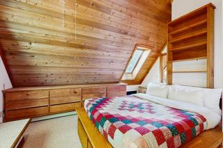 Hawk Eye C Mountain Vista Retreat - Upper Level Apartment - 2