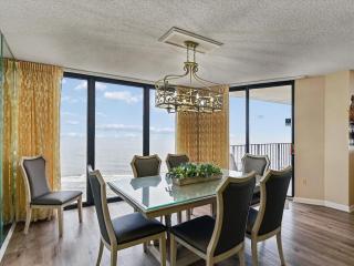 Edgewater Tower II 912 - 5