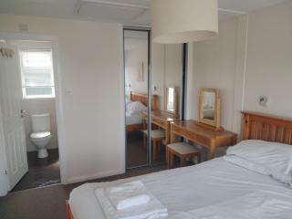 Lodge 13 Upton Lakes & Lodges Old Hill Cullompton Devon EX151RA - 6