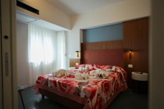 Totonno's Rooms - 1