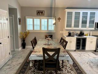 EV-Green Luxury Retreat, Fully Renovated & Comfort - 6