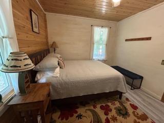 Lake Carmi 2 Bedroom Camp, Dock Access - 8