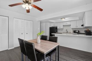 Spacious Townhome Designed for Relaxing Stays - 5