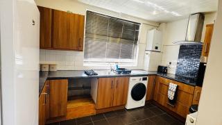 4 Bedroom house Bristol Eastville sleeps 9 Contractors Long stay - 3