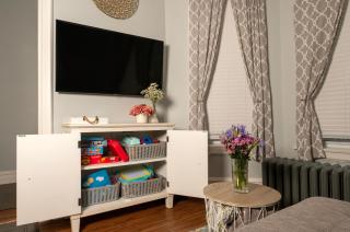 Chic & comfy 3BR, family friendly - 9
