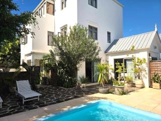 4 Bedrooms Holiday Villa in Grand Bay - 0