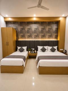 Hotel Rose Inn - 9