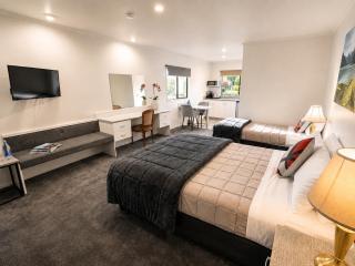 Settlers Motor Lodge - 0