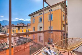 Casa Berna - Balcony Apt with Mountain Views - Happy Rentals - 1