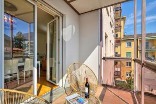 Casa Berna - Balcony Apt with Mountain Views - Happy Rentals - 1