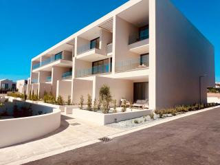 Avalon Gardens A202 - Designer Resort Apartment - 6