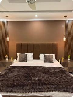 Cozy and Warm 2 BEDROOM FAMILY APARTMENT ISLAMABAD - 9