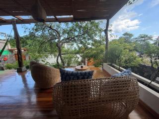 La Orilla Oceanfront House - 6