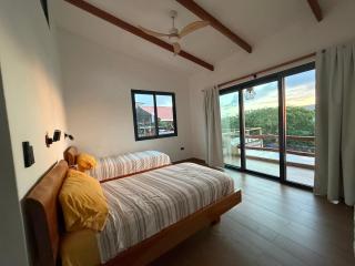 La Orilla Oceanfront House - 1