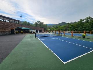 323 Studio Spruce Peak Lodge At Stowe Mt Resort Sleeps 4 - 4
