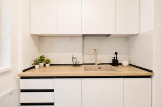 Sasha Wave 1-Bedroom with Free Private Parking - 4