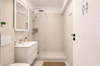Sasha Wave 1-Bedroom with Free Private Parking - 2