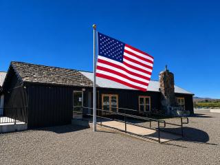 Hunter's Hot Springs Resort - 4