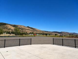 Hunter's Hot Springs Resort - 3