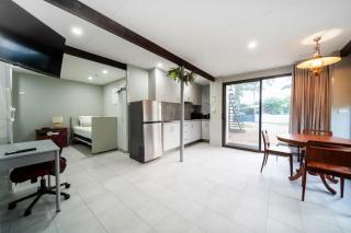 Spacious 5BR Home in Douglas 3 Living Areas - 4