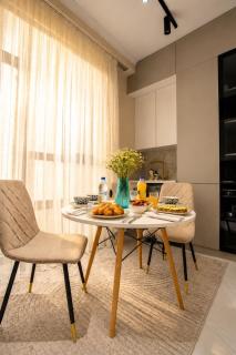 248 Top Floor Apartment with Spacios Balcony - 4
