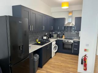 Central Dundee 2BR Apartment - Stylish Stay Near V&A & Waterfront - 7