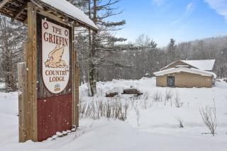 Griffin Chalet 3 - 9