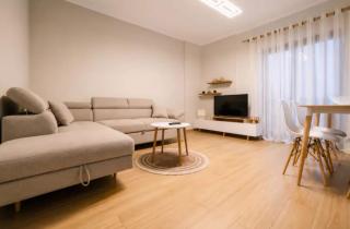 Enki's Center Apt - 4