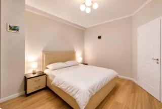 Enki's Center Apt - 3