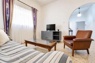 Bugibba Spacious 3BR Family Apartment I Cot I Walk to Beach - 8