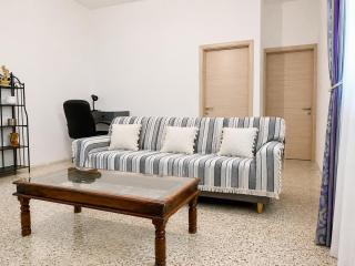 Bugibba Spacious 3BR Family Apartment I Cot I Walk to Beach - 5
