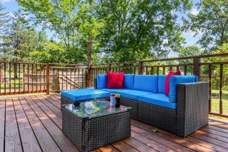 Sweet Cherry Escape | Charming 1930s 2BR Near Katy Trail & Daniel Boone Home - 8