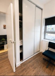 Spacious 2bedroom 2bathroom free parking sleep 6 next to west Croydon station - 9