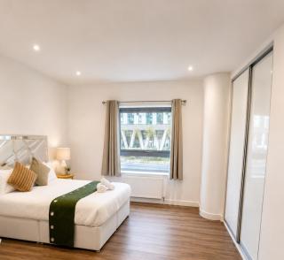Spacious 2bedroom 2bathroom free parking sleep 6 next to west Croydon station - 1