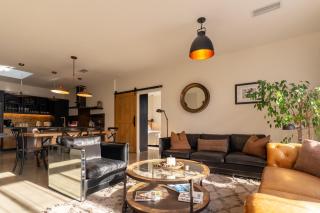 Black Stilt Retreat, STUNNING luxury property - 8