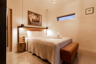 Black Stilt Retreat, STUNNING luxury property - 1