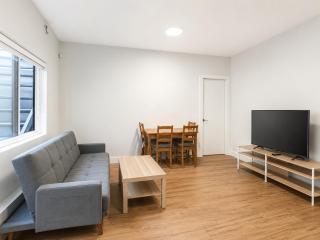 Modern 2BR Suite near Metrotown - 3