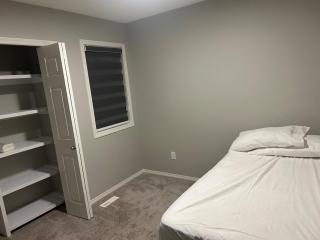 Bedroom Near Edmonton Airport - 5