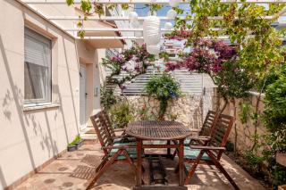 Sea-view apartments, 2 bedrooms, 2 baths, 50 meters from beach! - 2